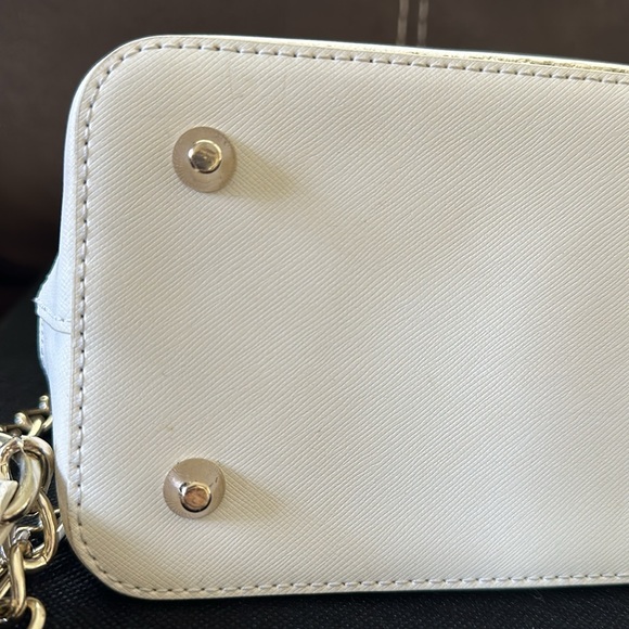 CROMIA Leather Chain Shoulder Bag white color - Picture 12 of 17